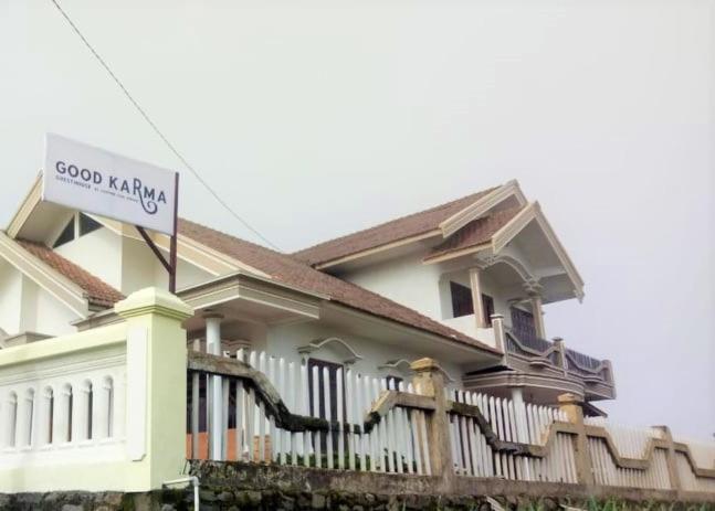 Good Karma Bromo Guesthouse ภายนอก รูปภาพ